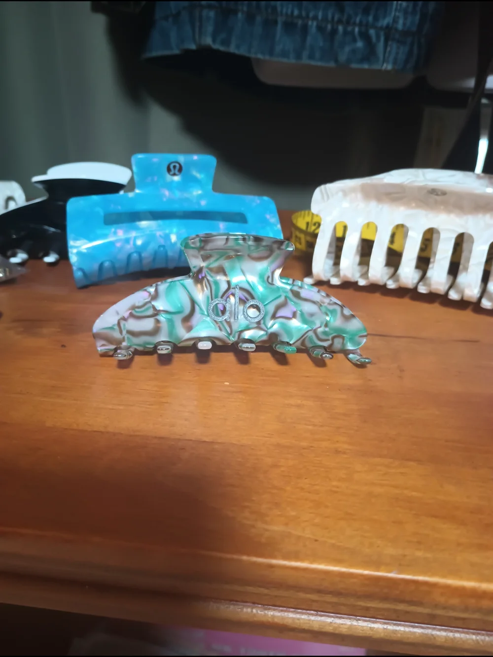 ALO Yoga  Hair Clip